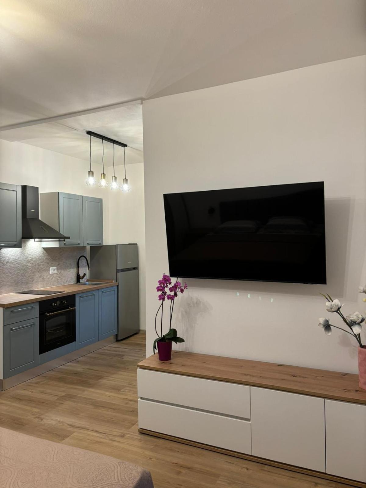 Apartment And Room Marlen Rovinjsko Selo Eksteriør billede